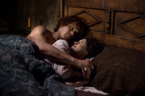 auburncurlslass:outoftheheartsabundance: Some Jamie and Claire.. Beautiful stills…..