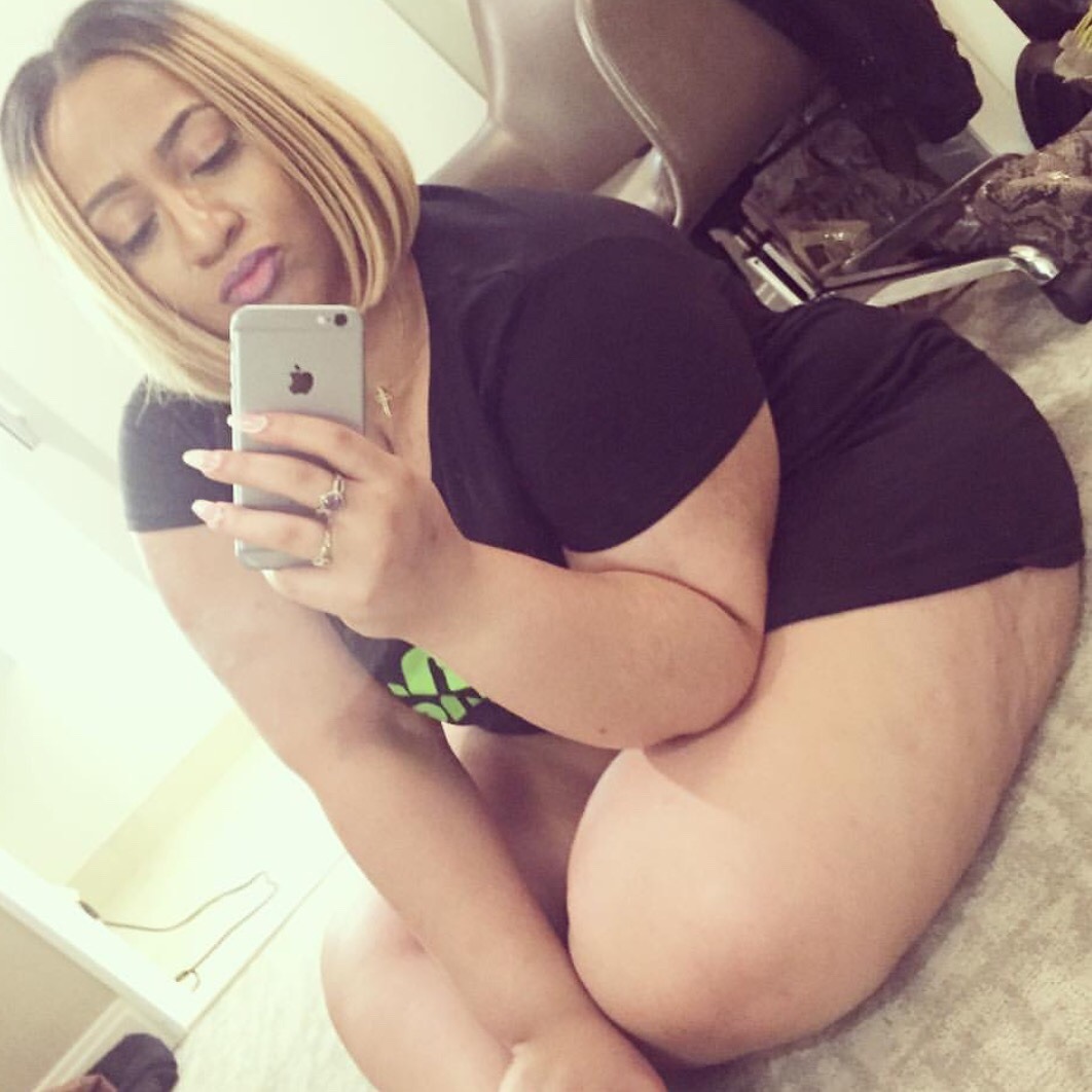 hemifever:  pluscious:  Issy K'ior  My web baby