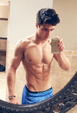 waistbandboy:  Waistbandboy