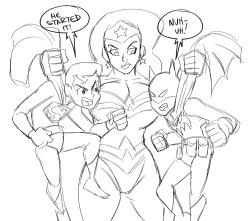 ironbloodaika:  glassfishart:  So I saw a movie today…  The way you draw that suit on Diana. Woof! :D   rofl XD