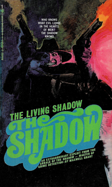 The Living Shadow by Maxwell Grant (Bantam, 1969). Cover painting by Sandy Kossin.From eBay.