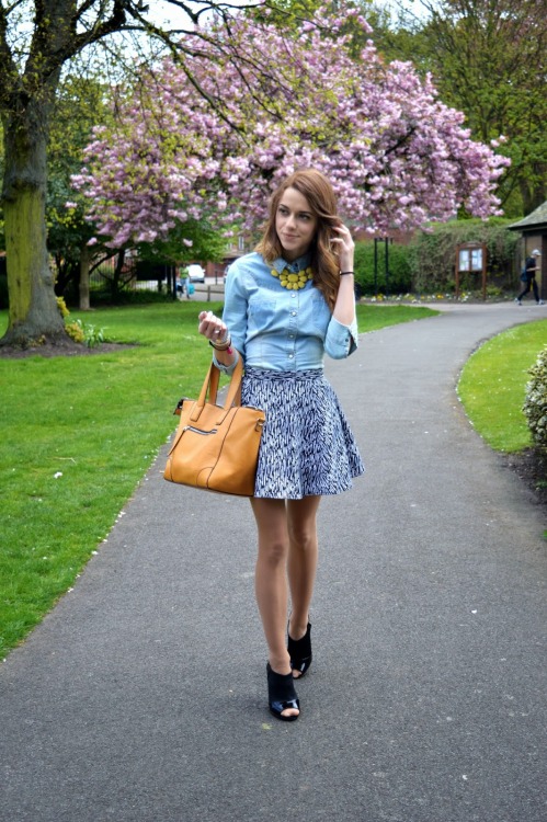 Fashionmylegs: Style Pick  Denim dress - New Look (similar - here)Skirt - H&MShoes - Topshop (si