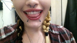 darlinangels:  ya girl got her smiley pierced today and I’m in love with it ♡