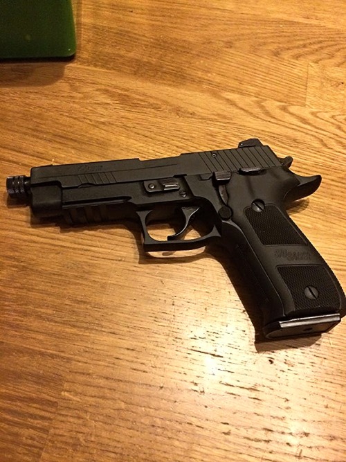 gunrunnerhell:SIG P226 Elite DarkOne of the many variants of the P226 offered by SIG. The Dark Elite