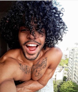 blackmanzwhiteboi:  hereisbeautiful:  www.hereisbeautiful.tumblr.com  Tasty!