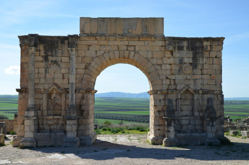 via-appia:Volubilis, Morocco - Capitoline Temple, Arch of Caracalla, Basilica, Decumanus MaximusRoma