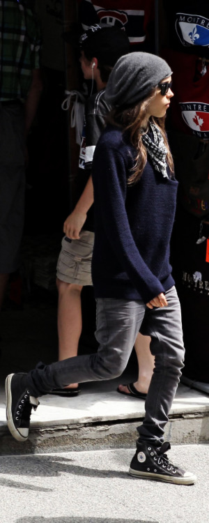 lesbian-en-skate:
““ That Ellen Page fashion
” ”