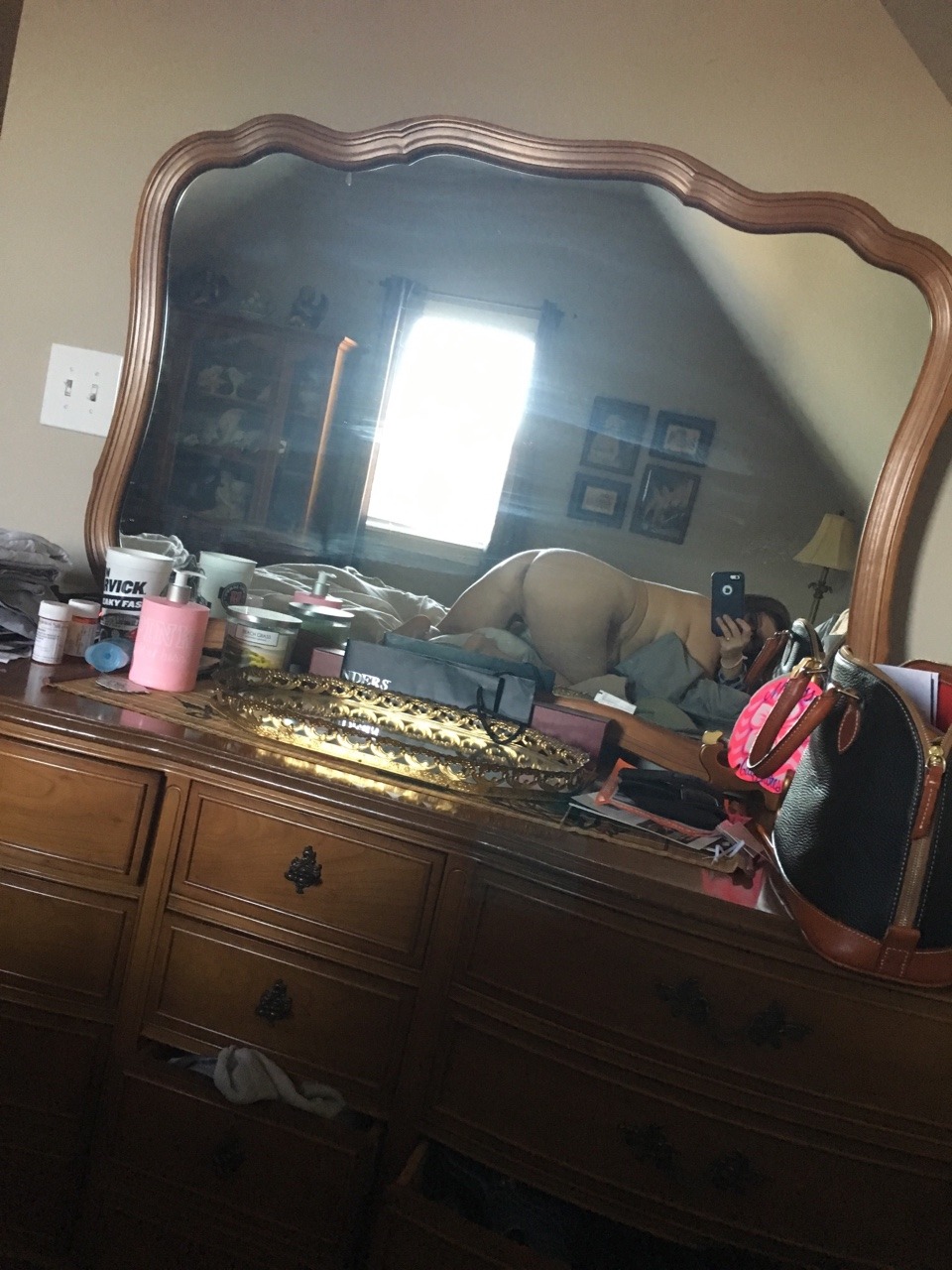 diary-of-hotwife:  Just laying in bed thinking of what dirty things daddy would do