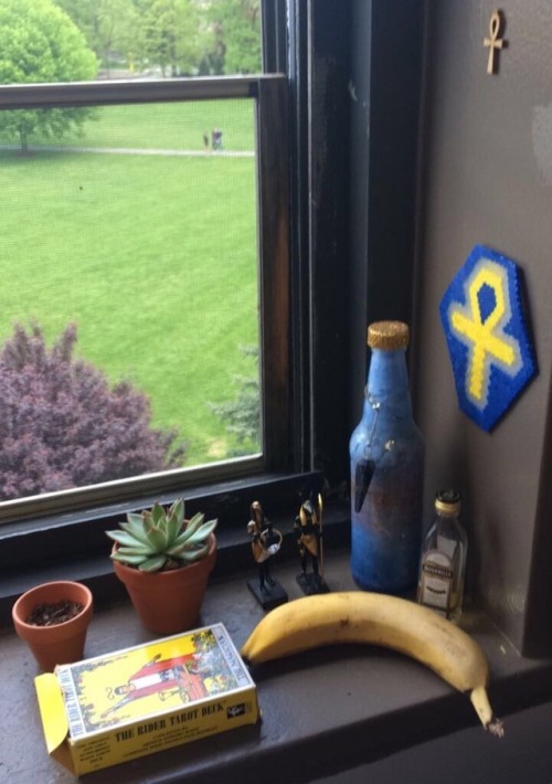 poetic-kemetic:A little “college shrine” update since I’m having a pretty good day today  at first I