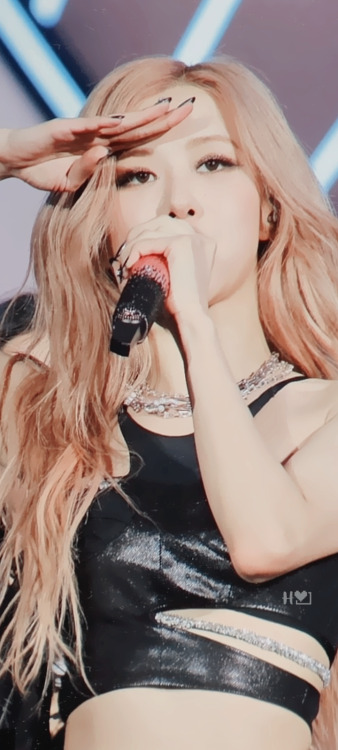 hwchaey:                         ๑  ✿ : ( rosé ) ; coachella !                            like / reblog if u save it