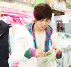 umbys-deactivated20130607:  Aron lags. 