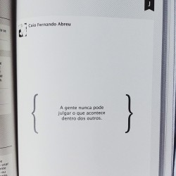 “Somos almas errantes em busca da felicidade.”