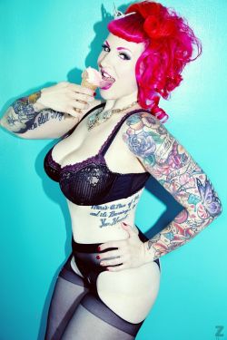 inked-dollz:  Inked girl  Yum