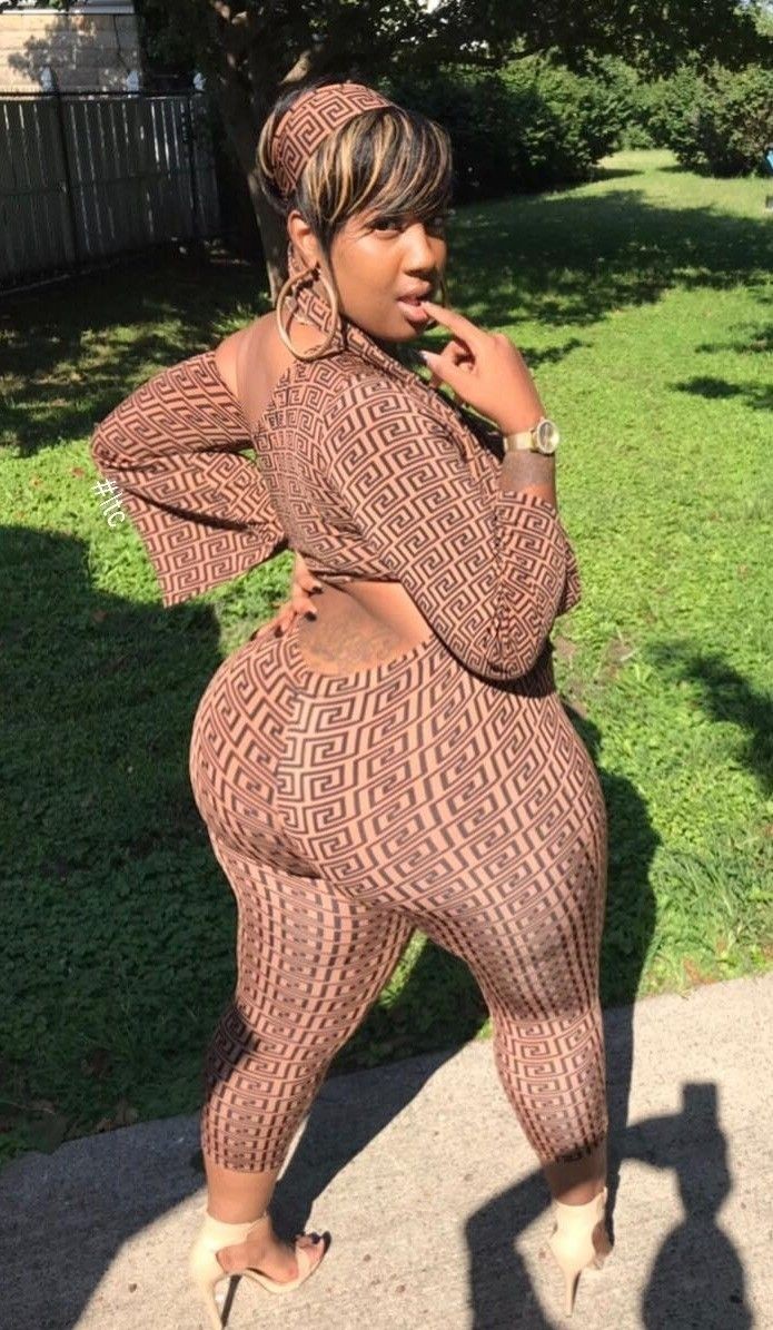 gurillaboythamane:  sammylikey:    SO SEXY SO PRETTY SEXY BAD BITCH😍😍😍😍😍😍