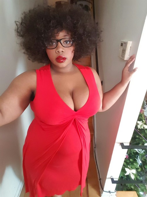 afatblackfairy: I decided to embody Aphrodite for Blackout~ (Blackout Pt.1)