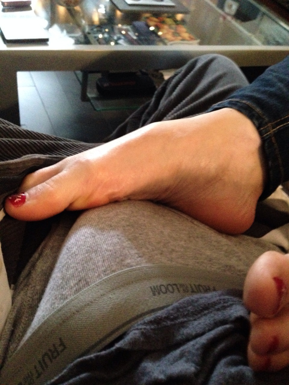 shoejobloverboy:  sammifeet:  An early Christmas present for James Merry Christmas