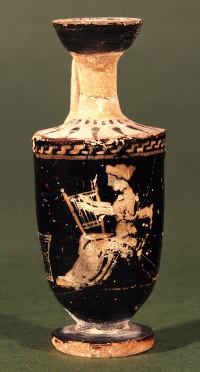 via-appia:Terracotta lekythos with a woman using a hand-frameGreek, Attic, 490 BC