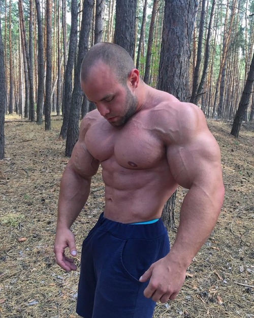 nicephysiques:Bulat Aliev (@bulatsologub) 