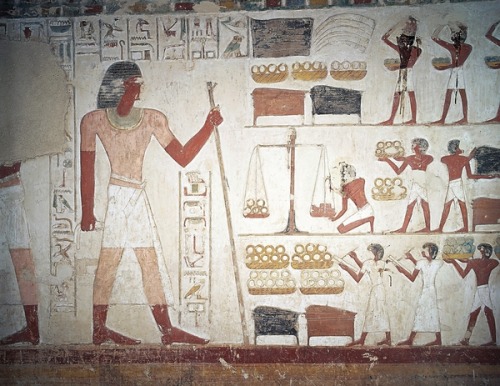 The weighing of copper, mural from Tomb of Benia (TT343)Benia, who is also called Pahekmen, had the 