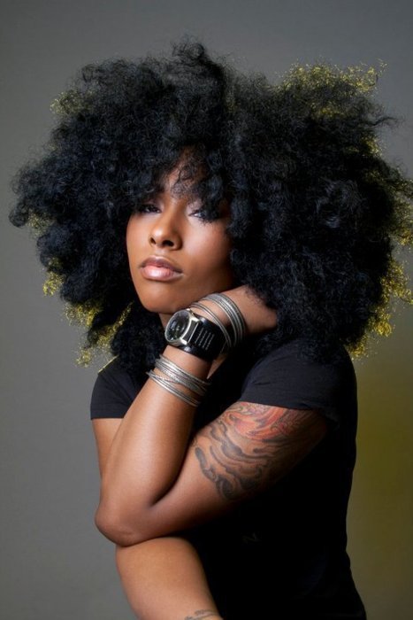 chocolatecakesandthickmilkshakes:  Gorgeous she is.