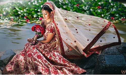 Every bride on her wedding day is beautiful, am I right? Gorgeous photography by one of my favourite