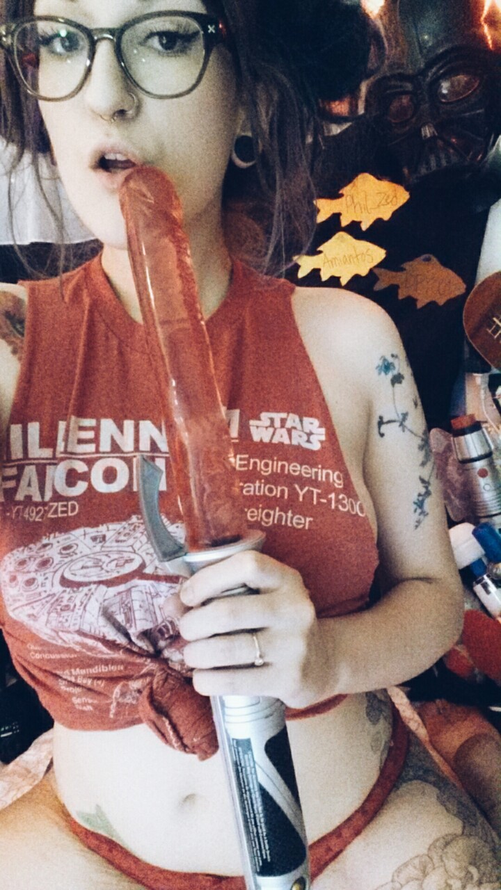 hunny-bearr:  Come to the dark side we have booty   Hanging out on MFC right now