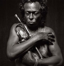 adreciclarte:  Miles Davis by Michel Comte