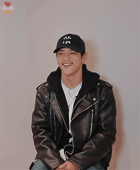 00hj:kim woojin in intro “clé 1: miroh”