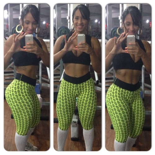 122393420:  Pryscila Silva