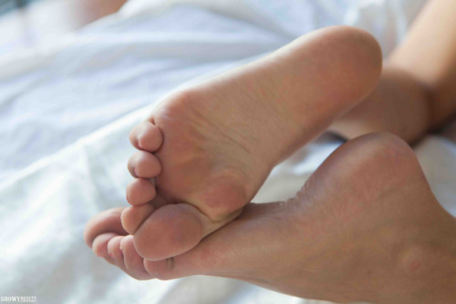 womensfoot-lover:Womens Foot Lover - womensfoot-lover.tumblr.com