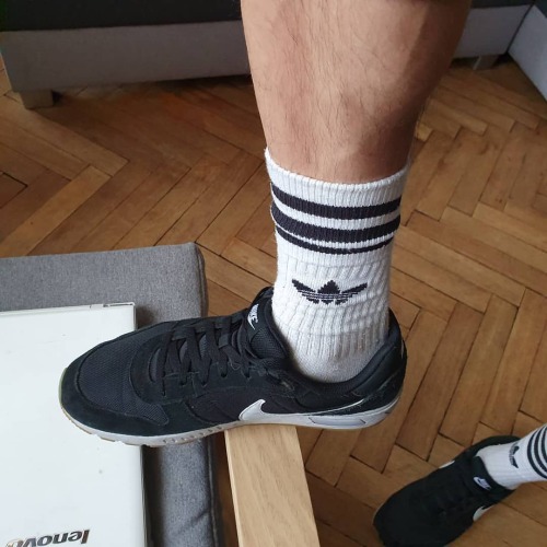 So warm inside #gaysocks #gaysocksfetish #gaysneakers #gayfetish #gay #fetish #whitesocks #smellysoc