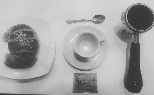 #caffe #italyfood #colazione #brioches #food #photofood #photo #oldschool #traditional (presso I Wan