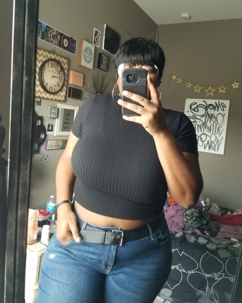 yournudemom:  I was a cat on Valentine’s day.