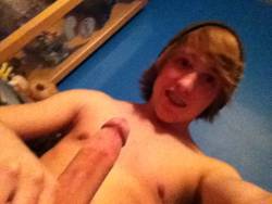 jacobmyersbilton:  Ughh your soo hot