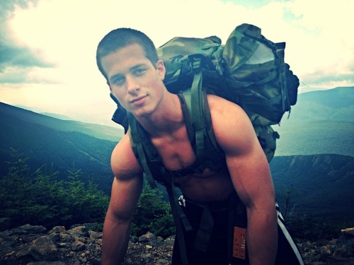 gayosiris-haus-o-ass:  Nick Sandell