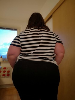 thuridbbw: Though my belly is quite huge lately, I also gained weight elsewhere.  