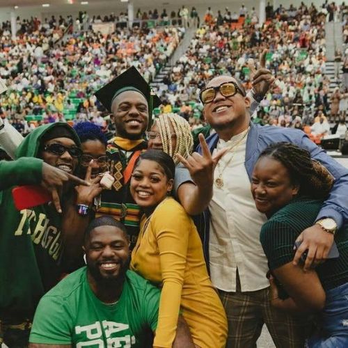 Rapper @offsetyrn was spotted at Saturday’s Commencement Ceremony to see his brother Kalen Shaw get 