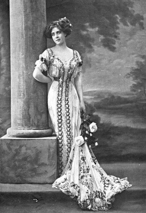 Robe du soir Doeuillet, 1907.