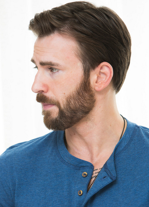 lydiabutz:  jeanndarc:  jeanndarc:  i am attracted to all versions of chris evans