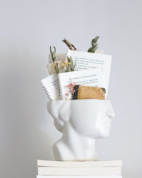 listentothestories:rebella_reads