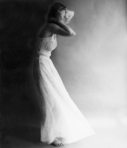 hoodoothatvoodoo:  Lillian Bassman Pink Looks