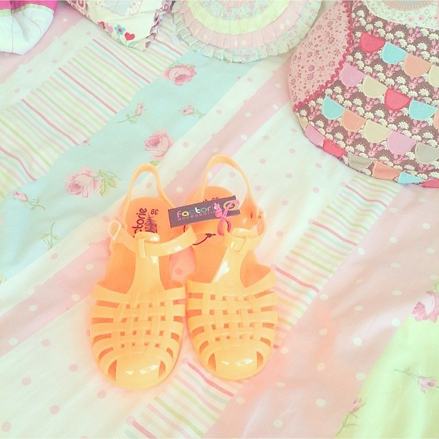  ✩ rosy blog checking out everyone ✩and please check out my Instagram: @Perusuxx