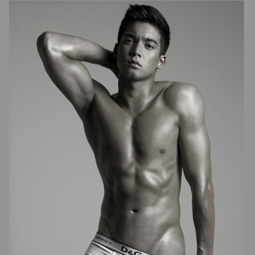 asianfactor:  (via 288104-55efe108e3705.jpg (640×640))  