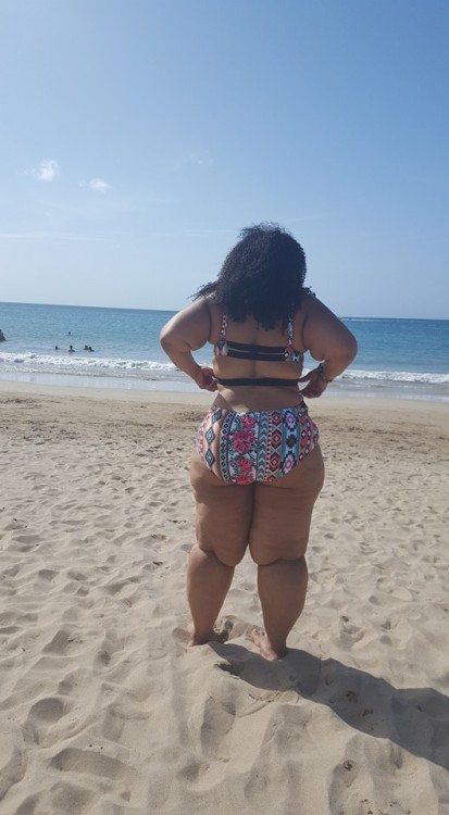 planetofthickbeautifulwomen2:  Thick Beauty Annie @ Showing Plus Size Confidence @ The Beach in Puerto Rico