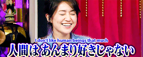 akb48g-gifs: Oshima Yuko answers if she had many friends on Konya Kurabete Mimashita
