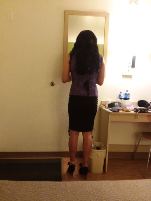 mystressladyrose: My sexy Gurl getting ready for a night out. Dinner, a show, and kinky fun! What a 