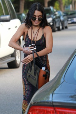 vanessahudgensfashionstyle:  Vanessa Hudgens out and about in Studio City (Sep. 1) 