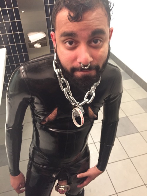 rbrlover: Ran into @pupzeus at MIR. Had to take the opportunity to lock him up in my newest and tini