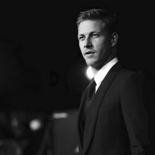 Luke Bracey. You’re welcome!