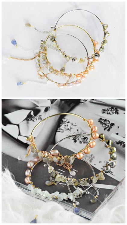 DIY Wire Wrapped Bangles from Quiet Lion Creations.Wire wrapped fresh water pearls, gemstone chip be